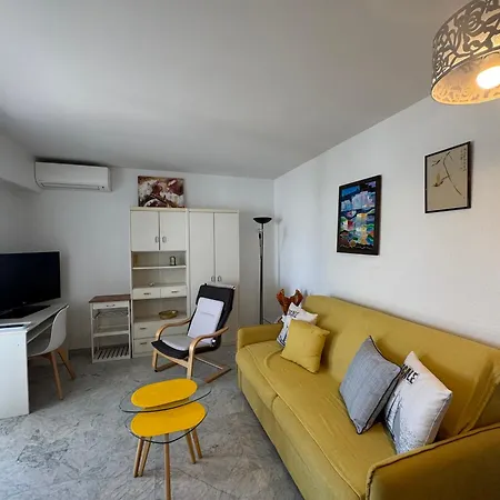 Le Magali , Vue , Clim , Parking Appartement *